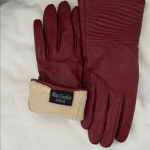 Women's Red Gloves